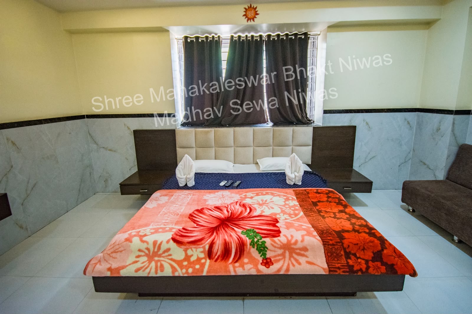 Uploaded room interior photograph; confirm the category shown before booking