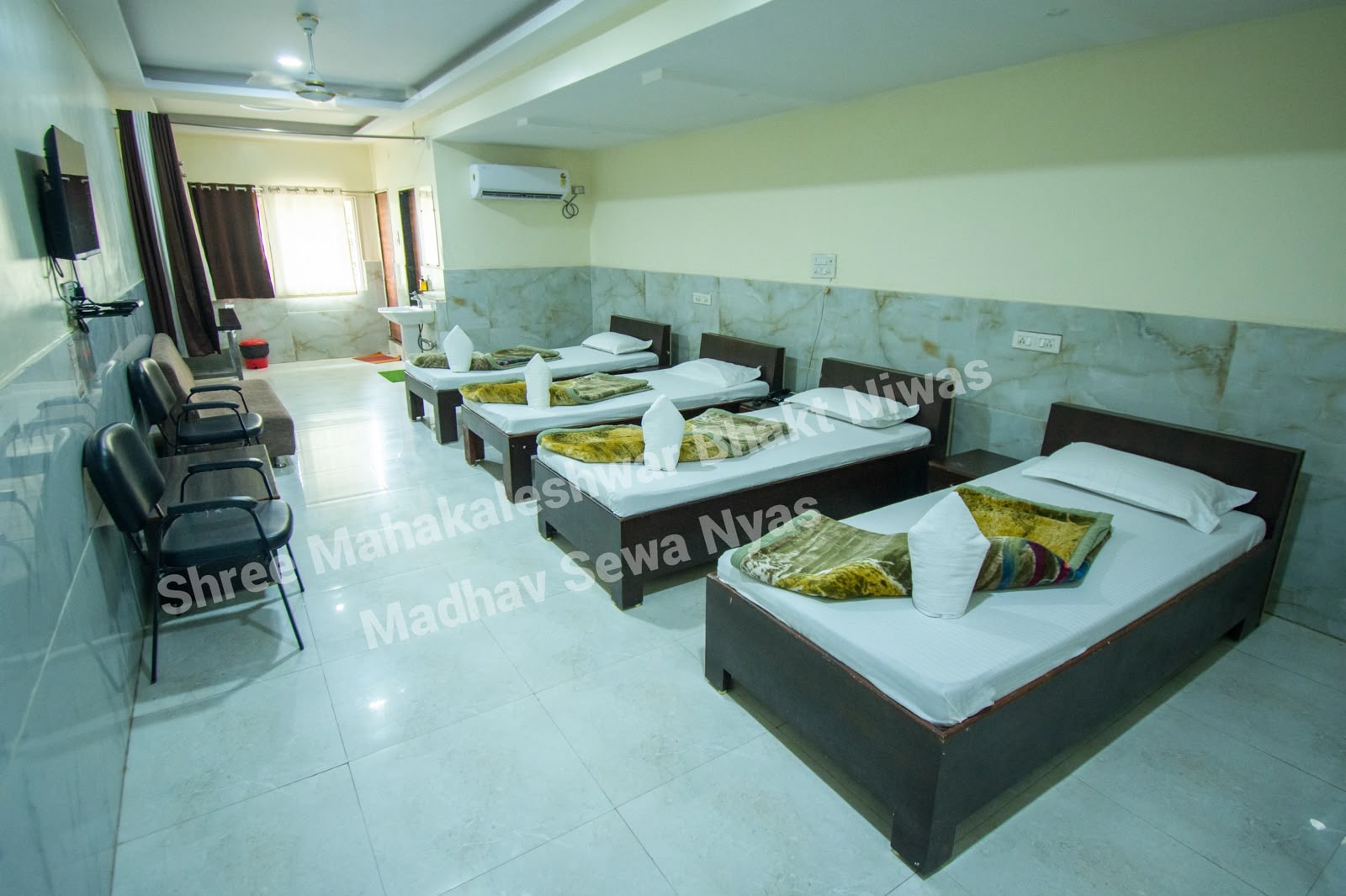 Uploaded room interior photograph; confirm the category shown before booking